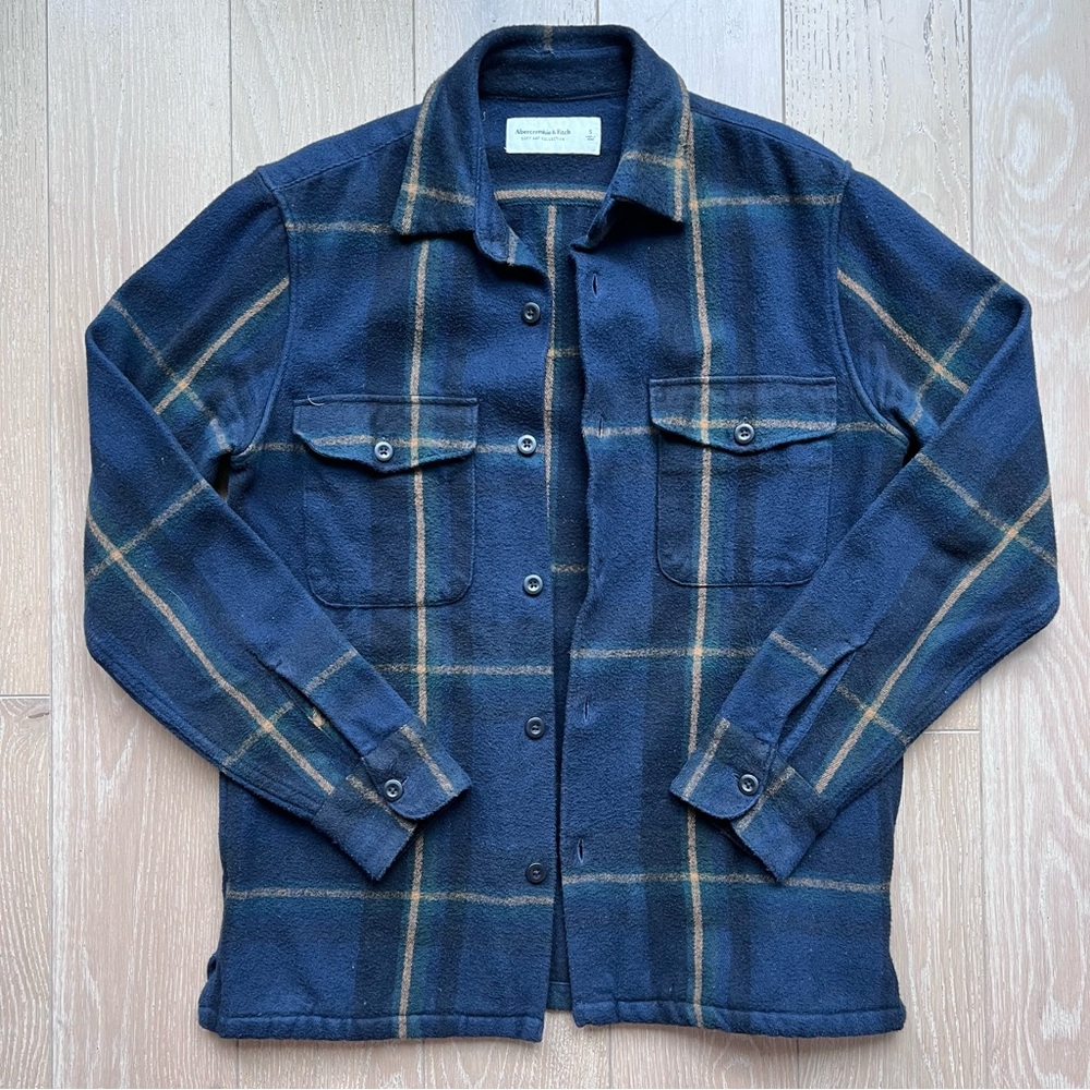 Abercrombie & Fitch Blue Plaid Casual Button Down Shirt - Picture 1 of 3